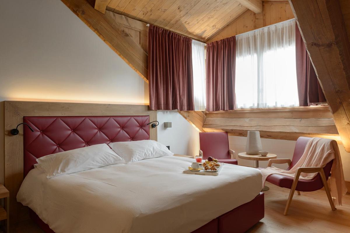 Hotel Royal Cortina 3*