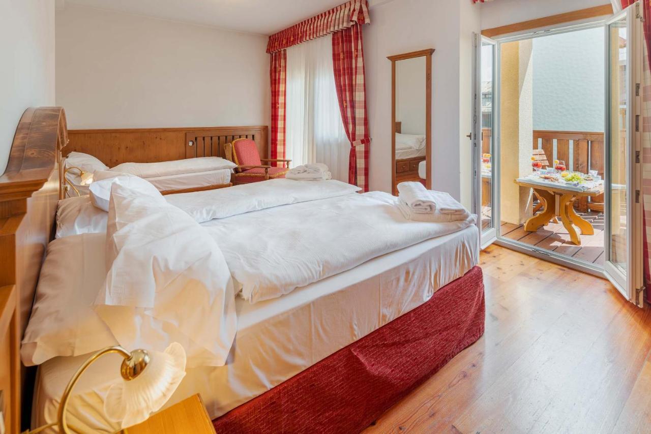 Royal Cortina Hotel