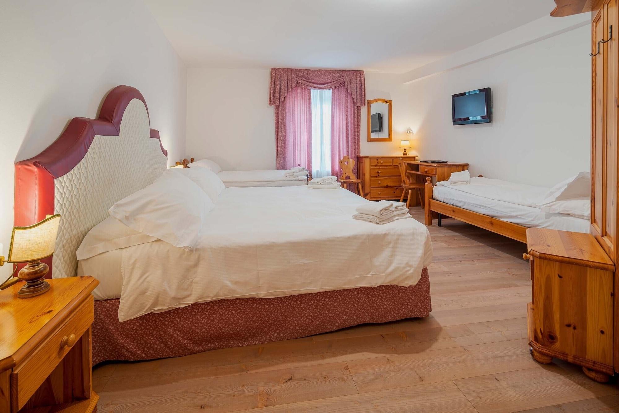 Royal Cortina Hotel