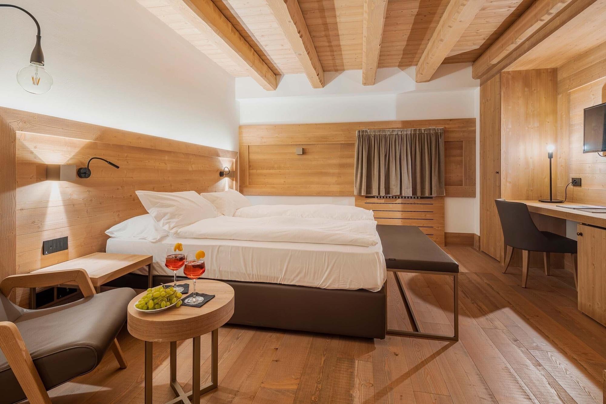 Royal Cortina 3*